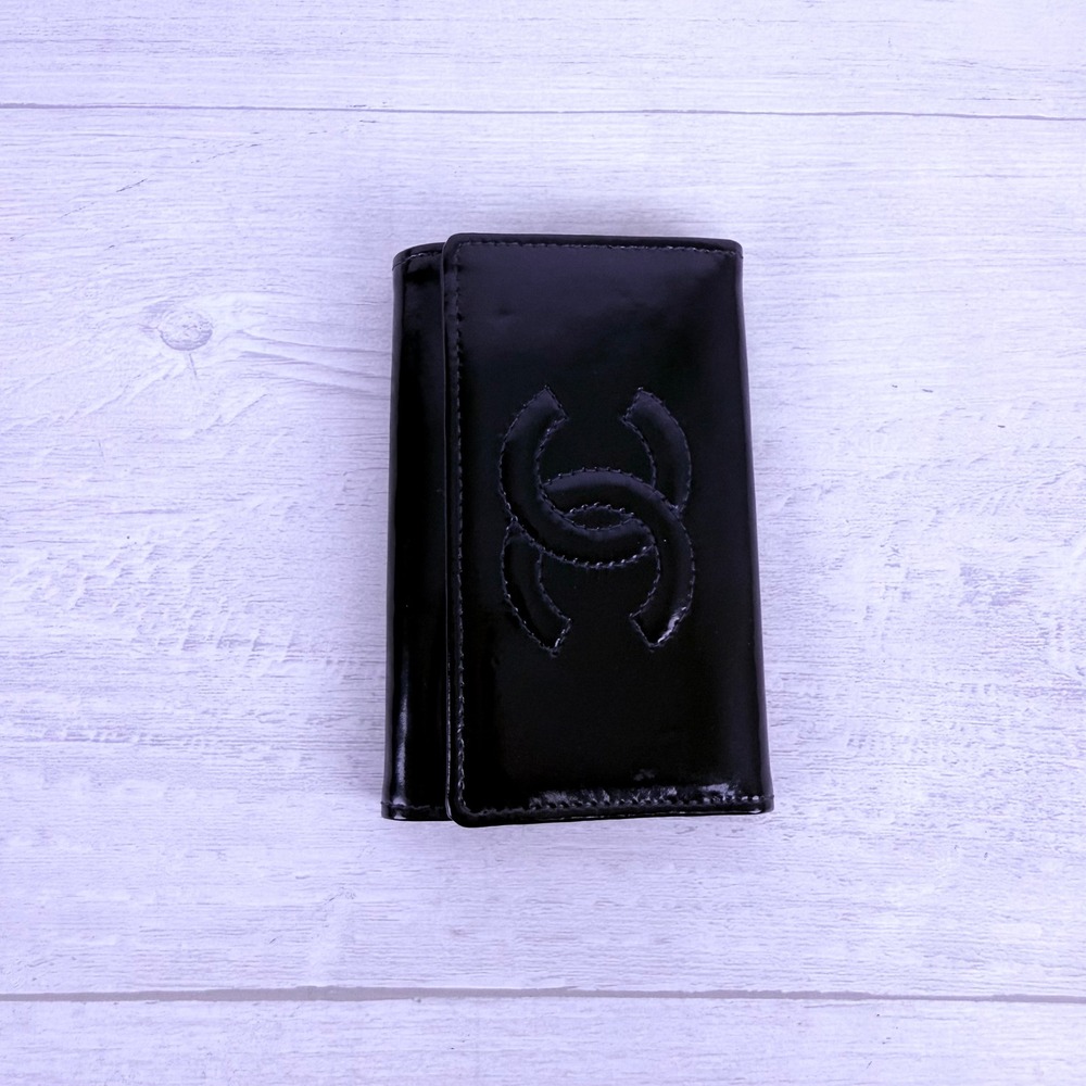 Chanel Key Holder Black Patent Leather CC Logo Vintage 6 Hook Wallet